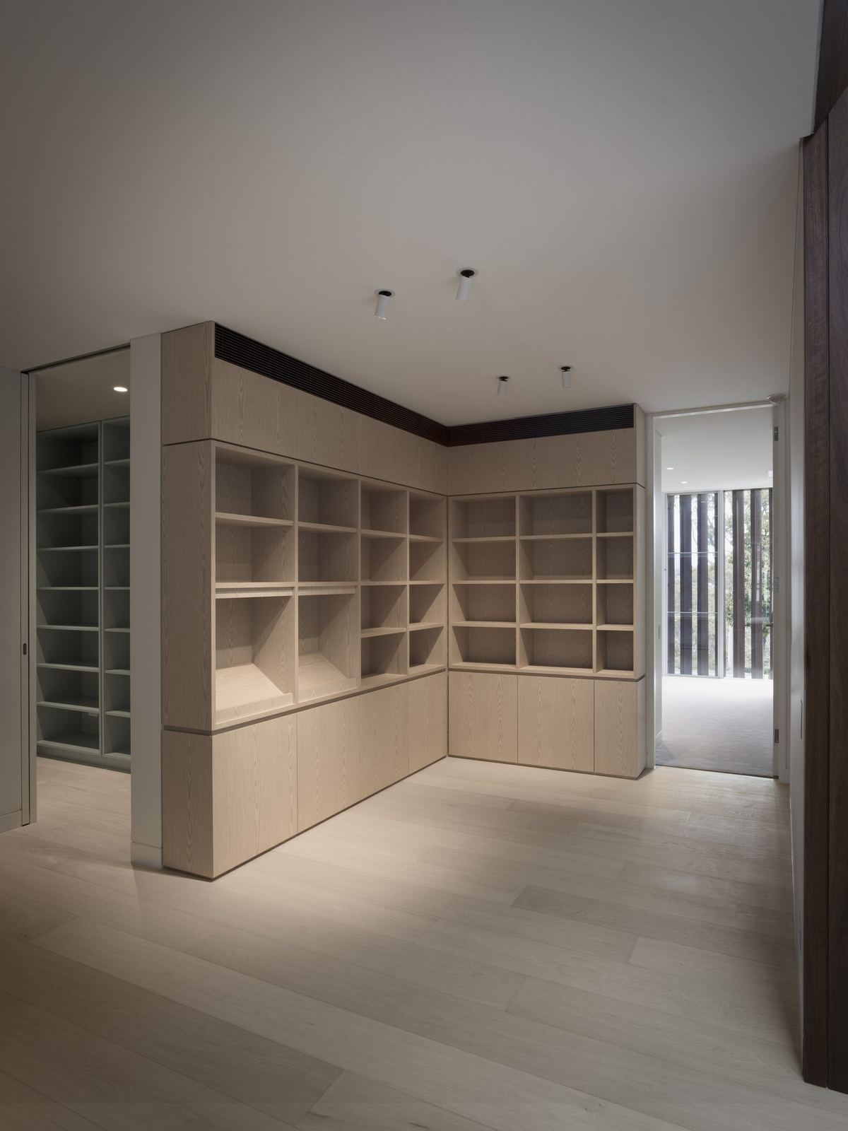 Castlecrag — study with pale timber shelving and cabinetry joinery, built by HP Constructions with FJC Studio